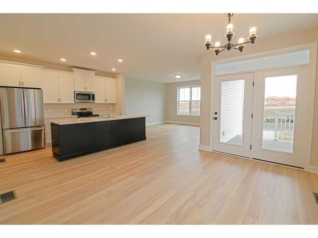 427 Old Farm Road, South Burlington, VT 05403