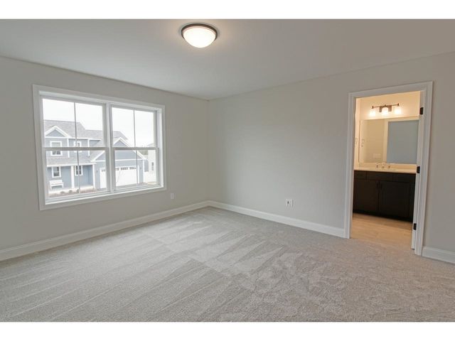 427 Old Farm Road, South Burlington, VT 05403