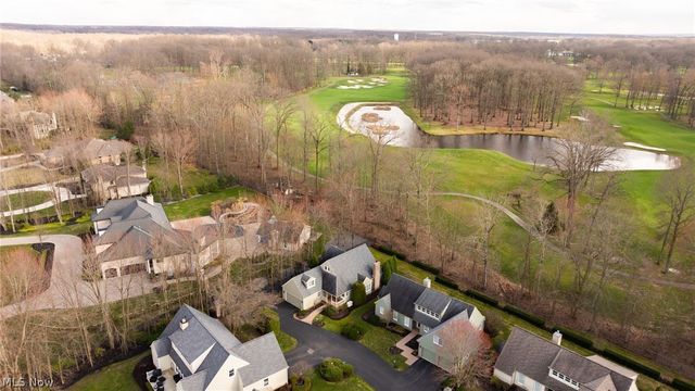 600 The Greens NE, Howland, OH 44484