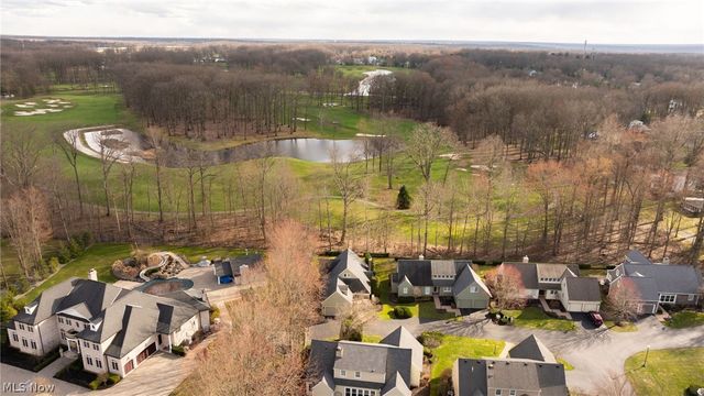 600 The Greens NE, Howland, OH 44484