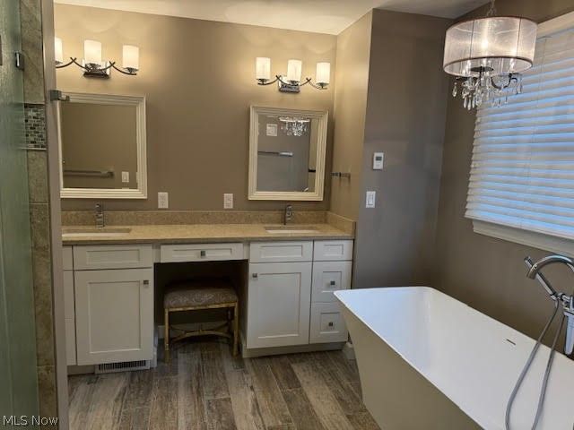 600 The Greens NE, Howland, OH 44484