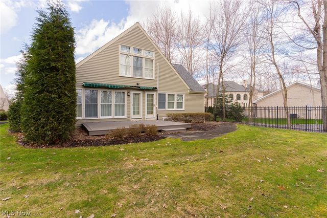 600 The Greens NE, Howland, OH 44484