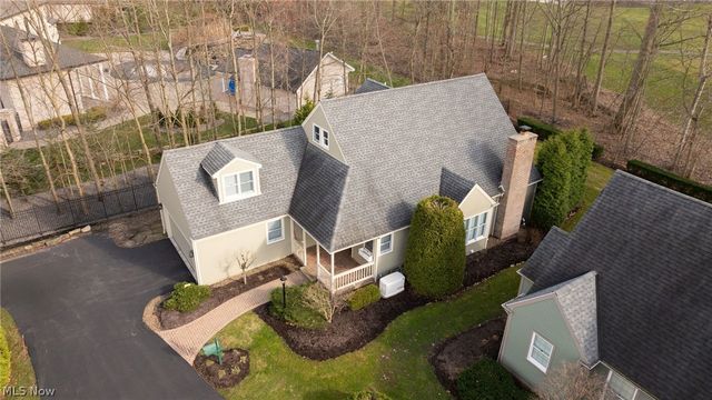 600 The Greens NE, Howland, OH 44484