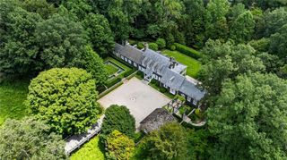 1727 W Paces Ferry NW Road, Atlanta, GA 30327