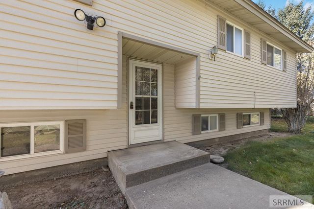 422 N 900 W, Blackfoot, ID 83221