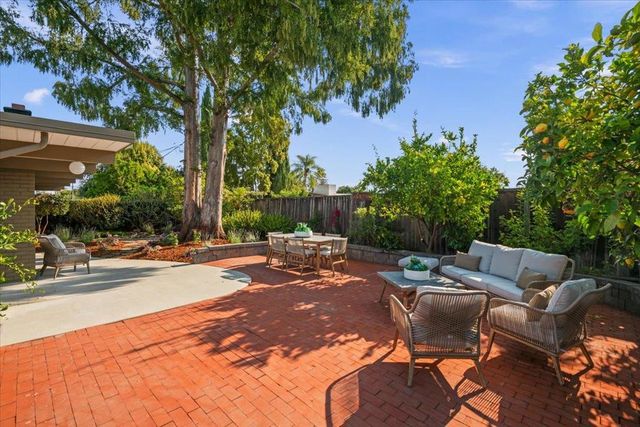 948 Brookgrove Lane, Cupertino, CA 95014