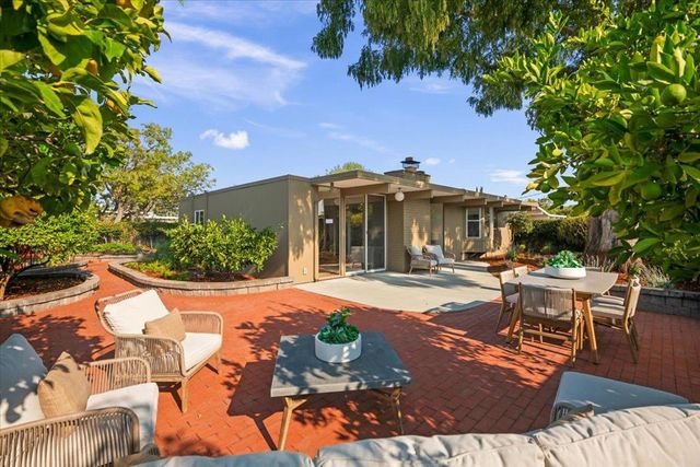 948 Brookgrove Lane, Cupertino, CA 95014