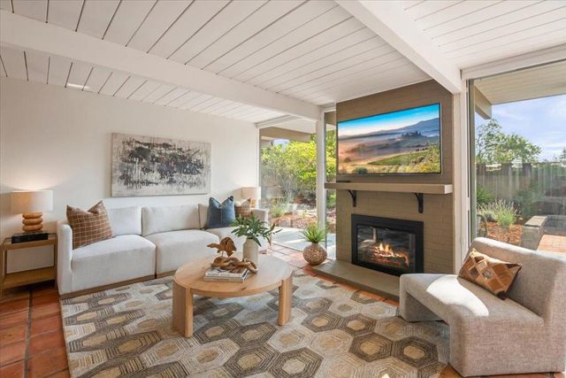 948 Brookgrove Lane, Cupertino, CA 95014