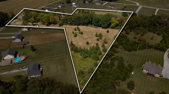 536 Martin Chapel Rd, Portland, TN 37148