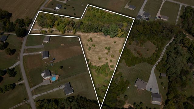 536 Martin Chapel Rd, Portland, TN 37148