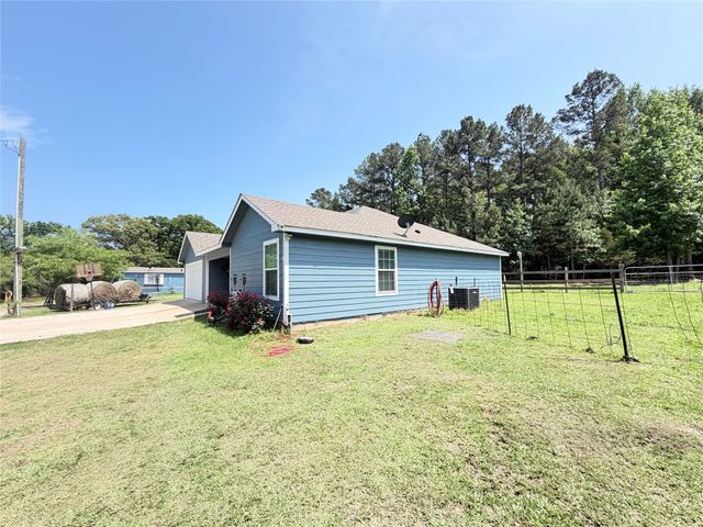 8261 County Road 381, Tyler, TX 75708