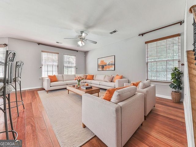 530 Fox Creek Crossing, Woodstock, GA 30188