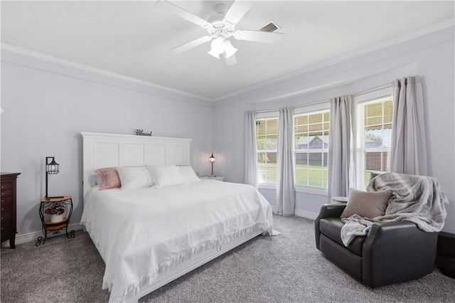 2819 NE Sonora Valley Drive, Blue Springs, MO 64014