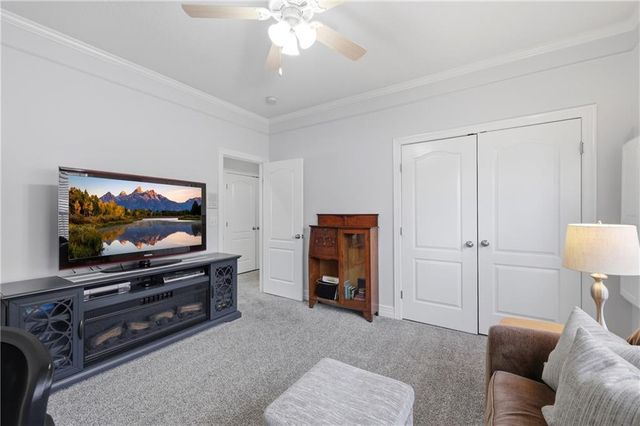 2819 NE Sonora Valley Drive, Blue Springs, MO 64014