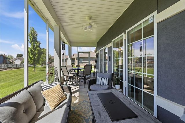 2819 NE Sonora Valley Drive, Blue Springs, MO 64014