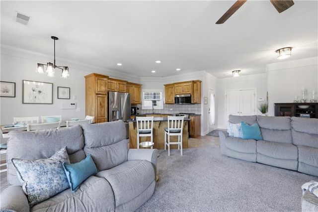 2819 NE Sonora Valley Drive, Blue Springs, MO 64014