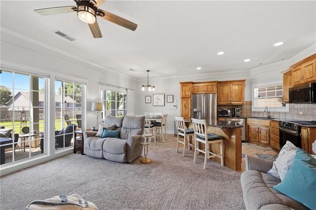 2819 NE Sonora Valley Drive, Blue Springs, MO 64014