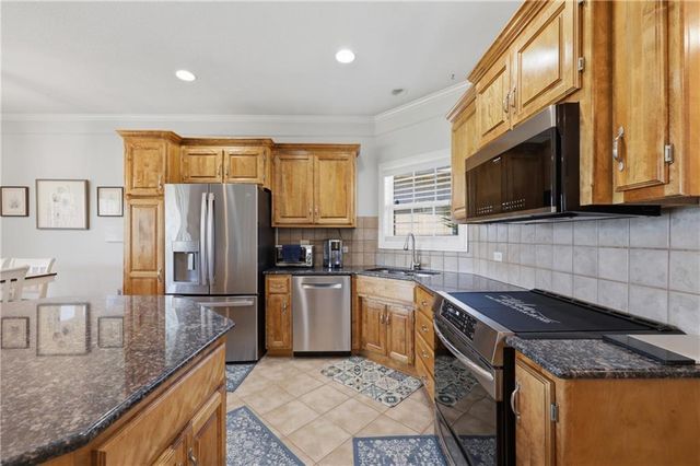 2819 NE Sonora Valley Drive, Blue Springs, MO 64014
