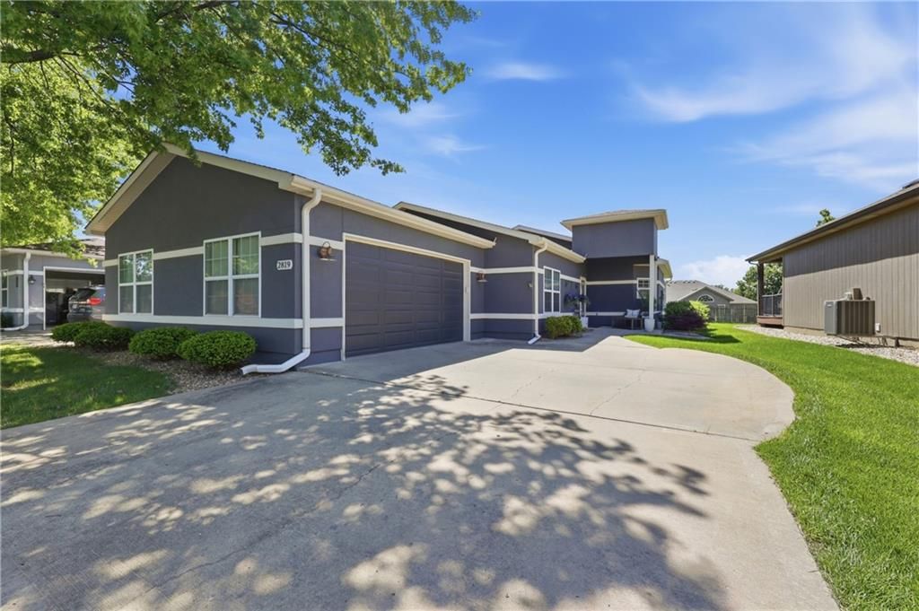 2819 NE Sonora Valley Drive, Blue Springs, MO 64014