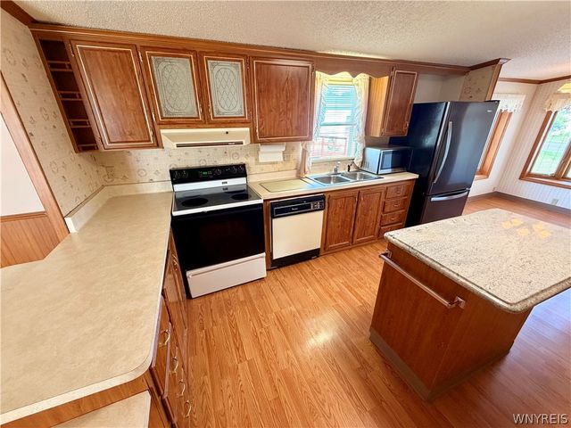 6220 Corwin Station, Newfane, NY 14108