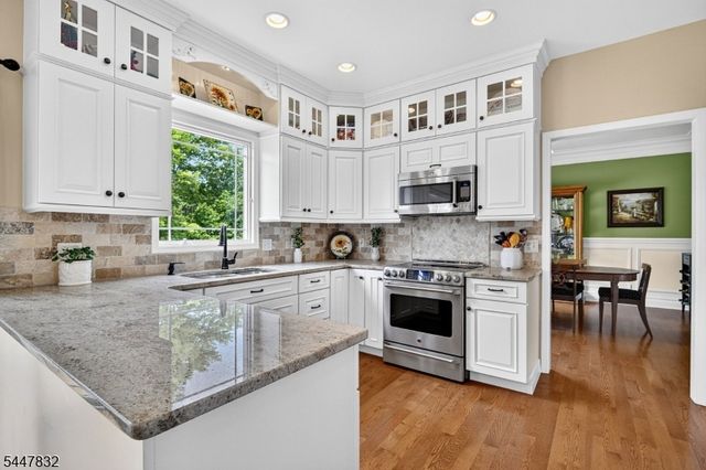 6 Bluebird Way, Raritan Boro, NJ 08869