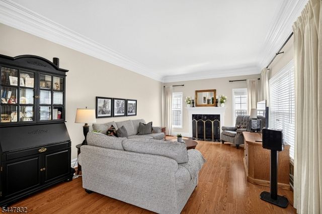 6 Bluebird Way, Raritan Boro, NJ 08869