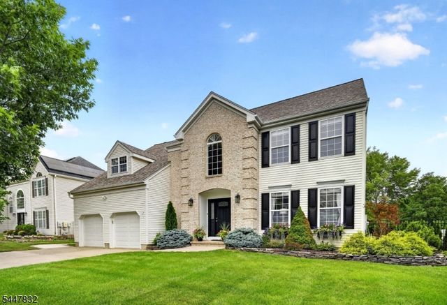 6 Bluebird Way, Raritan Boro, NJ 08869
