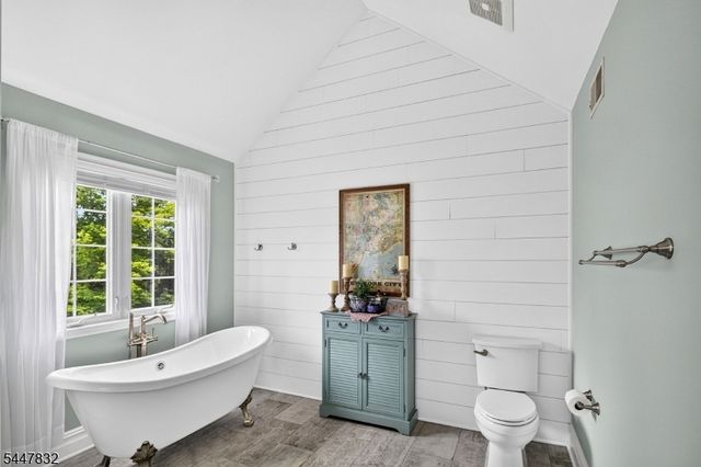 6 Bluebird Way, Raritan Boro, NJ 08869