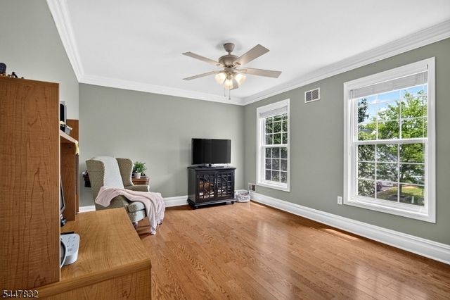6 Bluebird Way, Raritan Boro, NJ 08869
