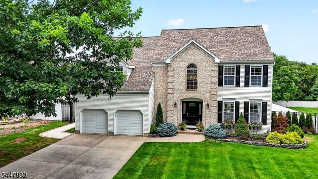 6 Bluebird Way, Raritan Boro, NJ 08869