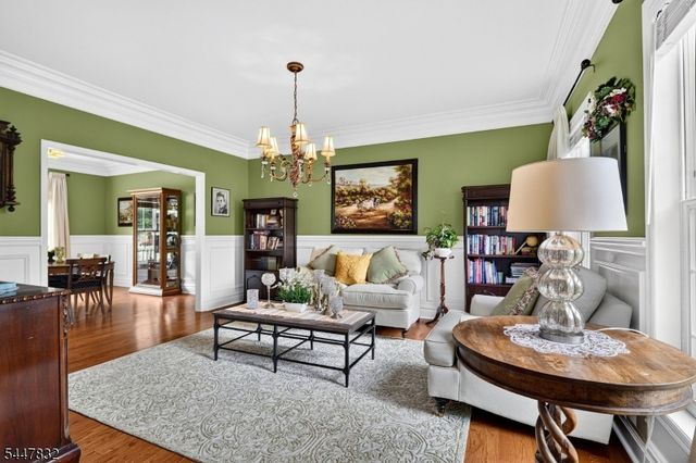 6 Bluebird Way, Raritan Boro, NJ 08869