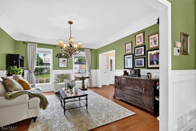 6 Bluebird Way, Raritan Boro, NJ 08869