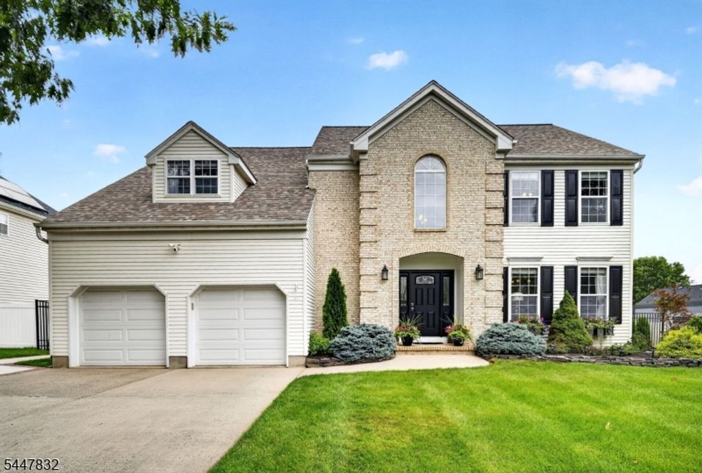 6 Bluebird Way, Raritan Boro, NJ 08869