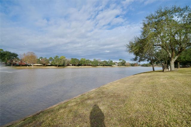 3211 Double Lake Drive, Missouri City, TX 77459