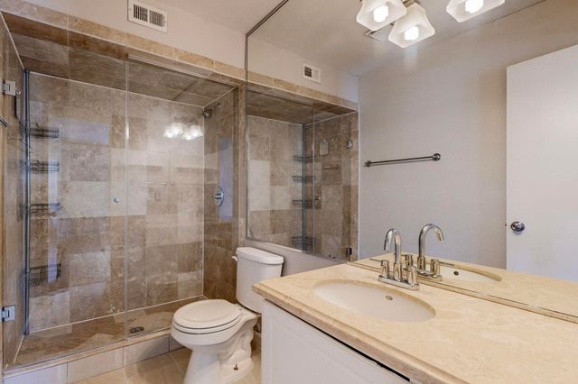 5916 Sandhurst Lane 234, Dallas, TX 75206