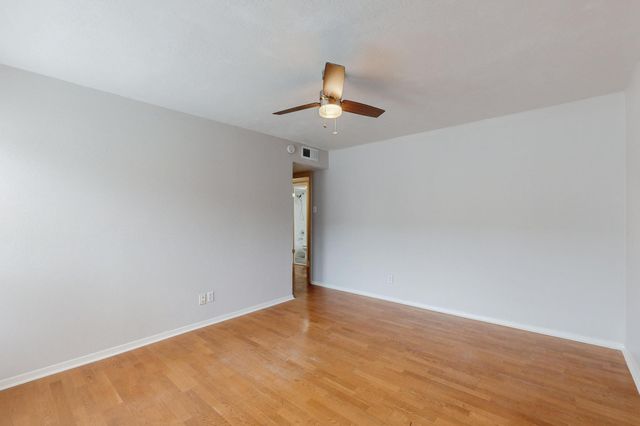 5916 Sandhurst Lane 234, Dallas, TX 75206