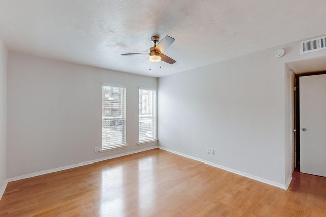 5916 Sandhurst Lane 234, Dallas, TX 75206