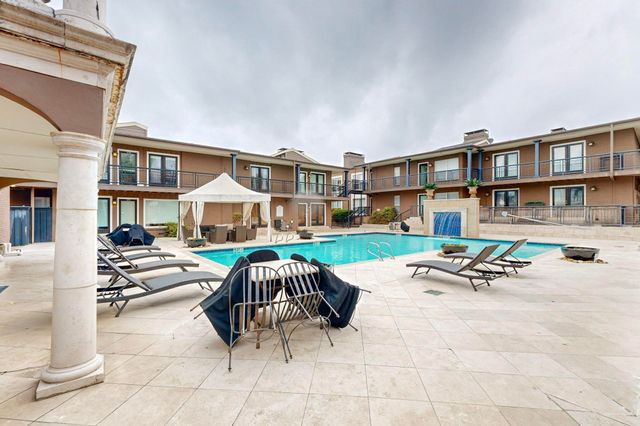 5916 Sandhurst Lane 234, Dallas, TX 75206