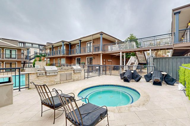5916 Sandhurst Lane 234, Dallas, TX 75206