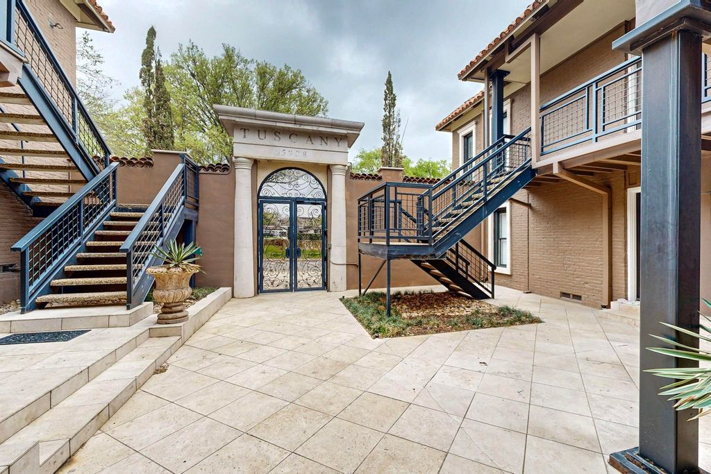 5916 Sandhurst Lane 234, Dallas, TX 75206