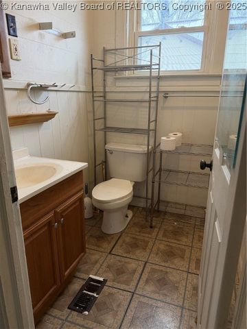 2227 Kanawha Terrace, St Albans, WV 25177