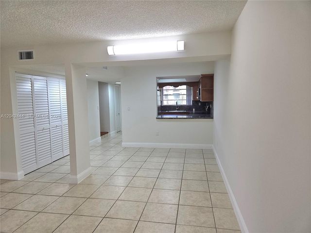 11071 NW 7th Street 10415, Miami, FL 33172