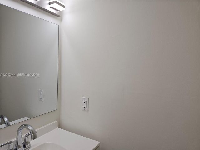 11071 NW 7th Street 10415, Miami, FL 33172