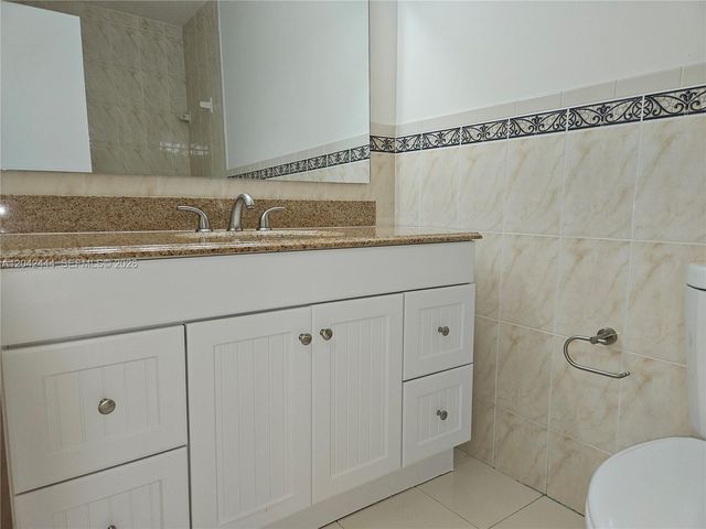 11071 NW 7th Street 10415, Miami, FL 33172