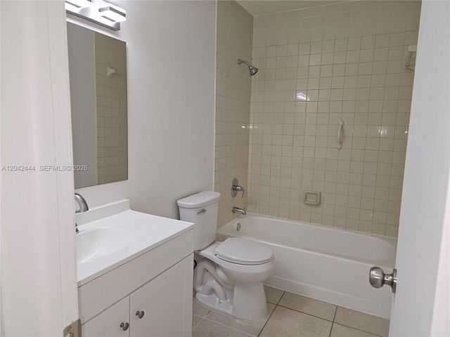 11071 NW 7th Street 10415, Miami, FL 33172