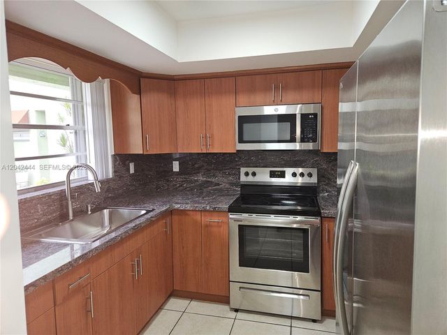 11071 NW 7th Street 10415, Miami, FL 33172
