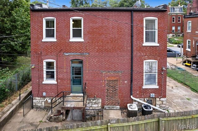 1831 Victor Street, St Louis, MO 63104