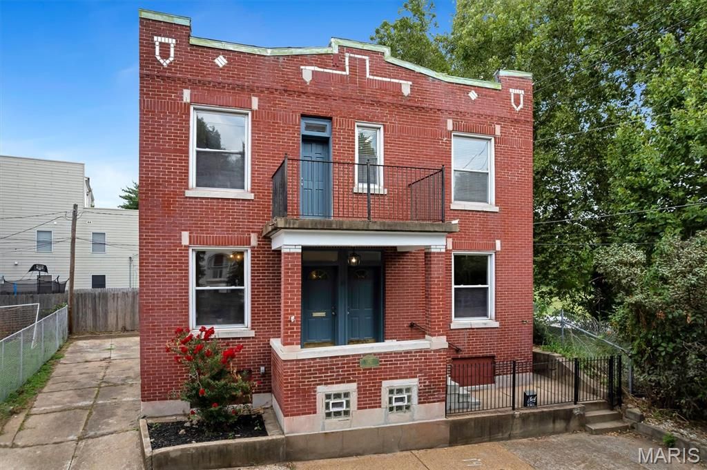 1831 Victor Street, St Louis, MO 63104