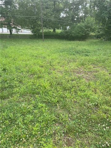 8805 E 75th Street, Raytown, MO 64138