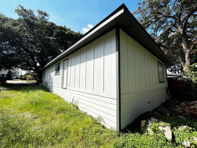 818 Hollywood Avenue, Dallas, TX 75208